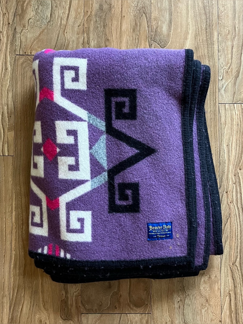 Vintage Pendleton Beaver State tribal patterned wool throw blanket